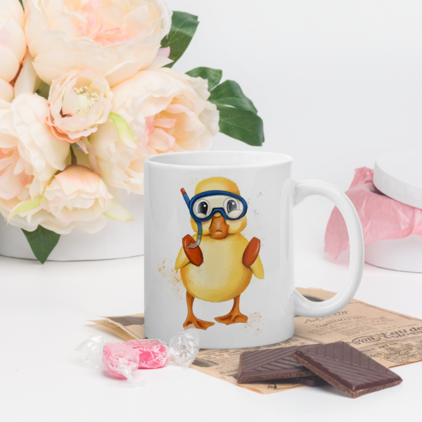 Weiße, glänzende Tasse mit niedlicher Ente "Augustus" – Bild 13