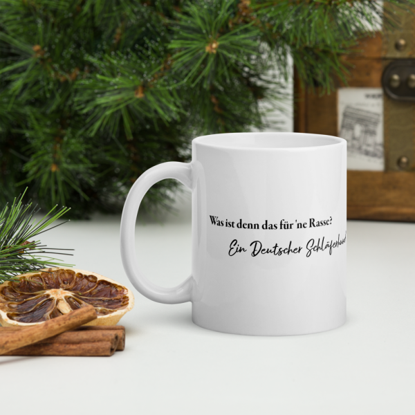 weiße glänzende Tasse, Schläferhund – Bild 20
