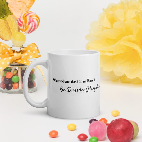 weiße glänzende Tasse, Schläferhund – Bild 26