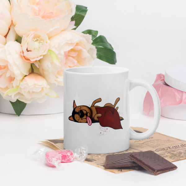 weiße glänzende Tasse, Schläferhund – Bild 34