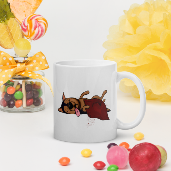 weiße glänzende Tasse, Schläferhund – Bild 32