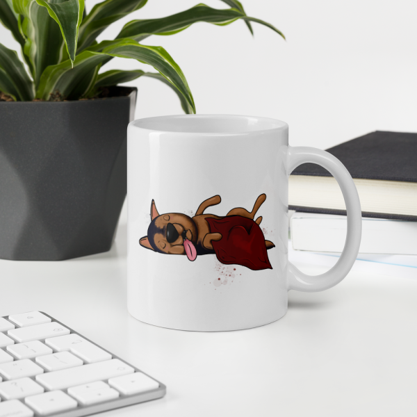 weiße glänzende Tasse, Schläferhund – Bild 39