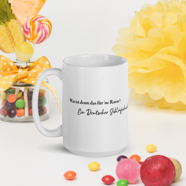 weiße glänzende Tasse, Schläferhund – Bild 53