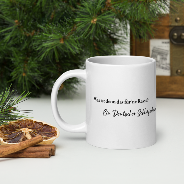 weiße glänzende Tasse, Schläferhund – Bild 85